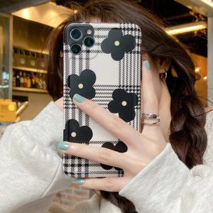 Black Daisies iPhone 11 Pro Max Case - FinishifyStore