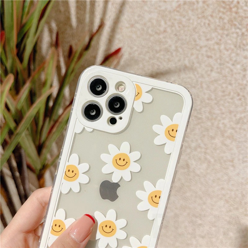 Smiley Daisy Case With Chain